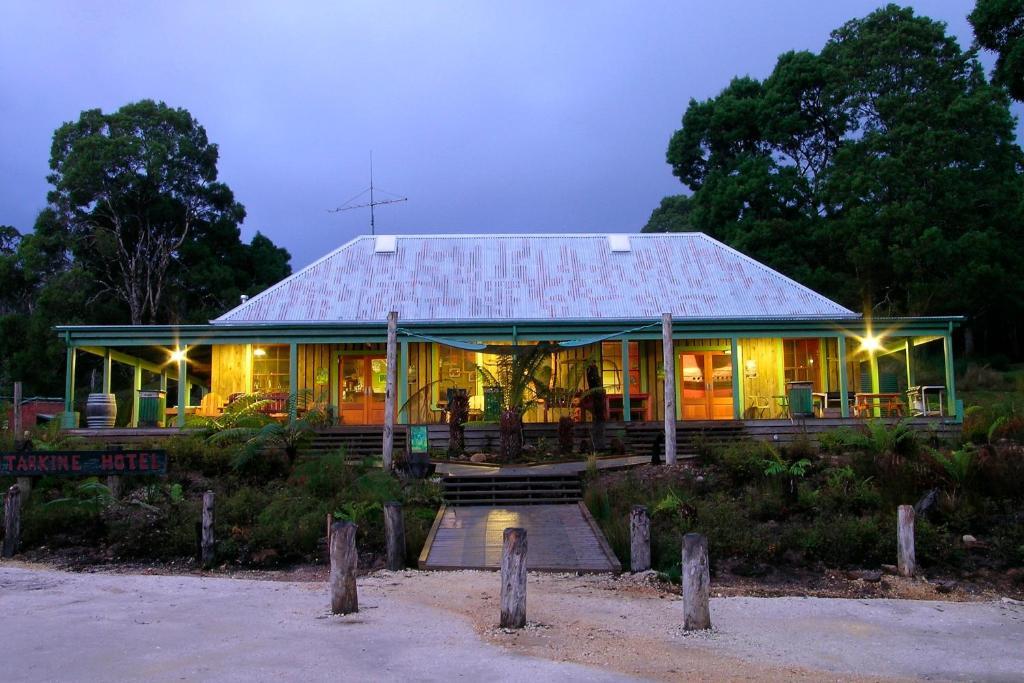 Corinna Wilderness Village Exterior photo